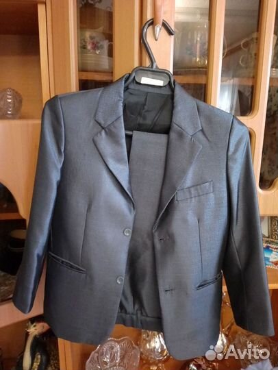 Школьный костюм для мальчика 128 серый