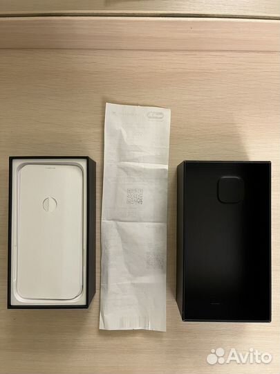 Коробка от iPhone