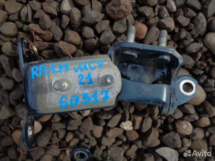 Петля двери задняя левая Toyota Windom MCV21