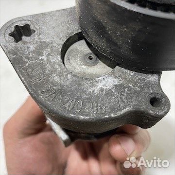 Натяжитель ремня генератора Мерседес М271