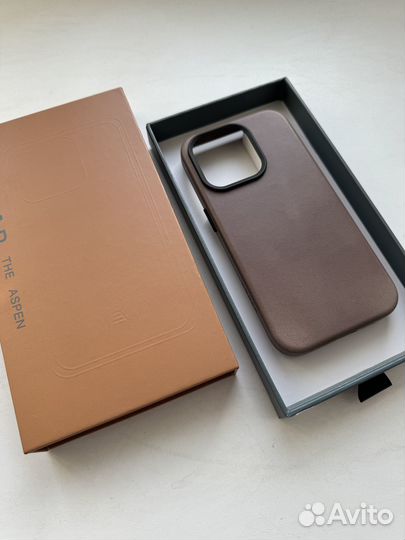 Чехол из натуральной кожи на iPhone 15 pro