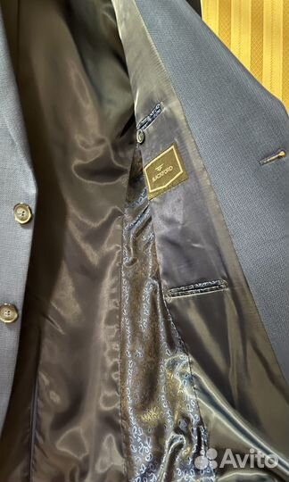 Мужской классический костюм синий