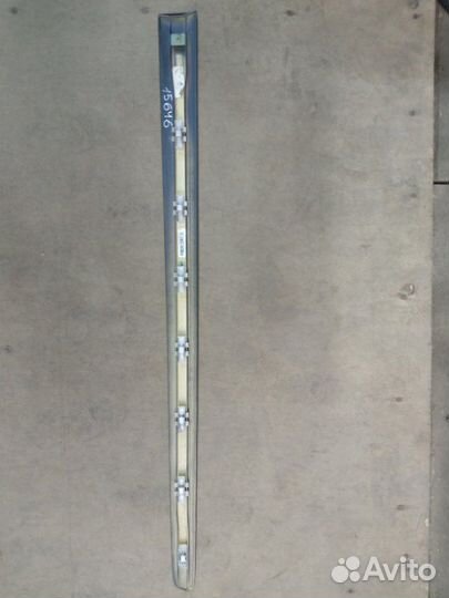 Молдинг двери передний левый Mercedes-Benz M-Class