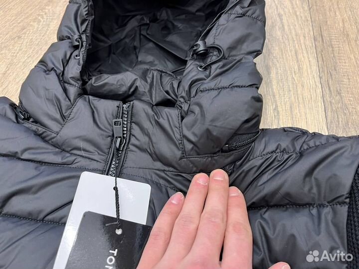 Куртки Tommy Hilfinger стильные