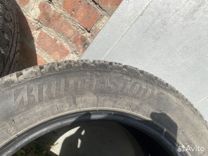 Bridgestone B700 205/55 R16