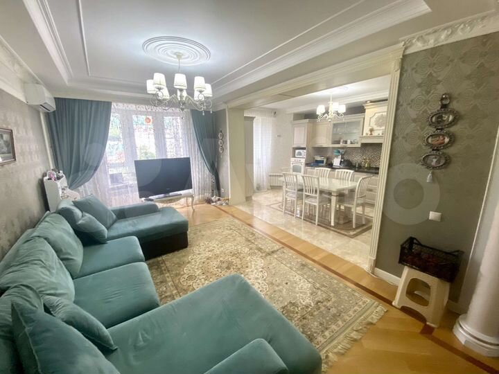 2-к. квартира, 80 м², 8/12 эт.