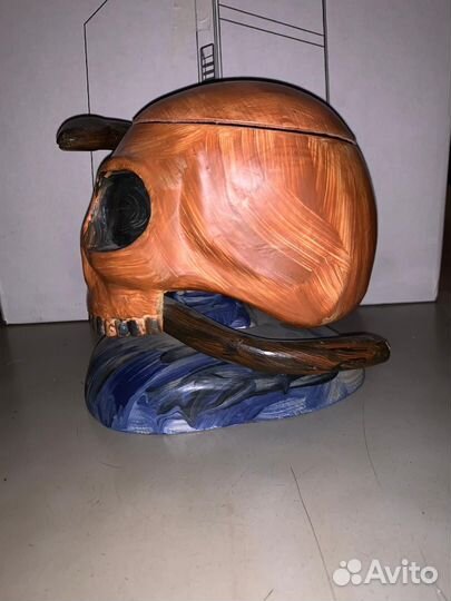 Деревянная шкатулка череп