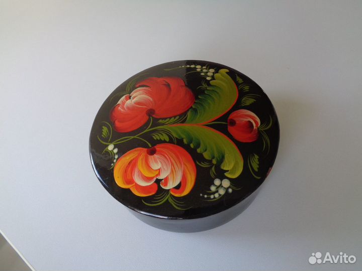 Шкатулка с ручной росписью