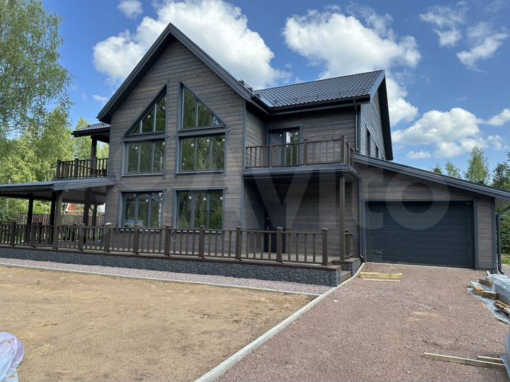 Дом 318 м² на участке 20 сот.