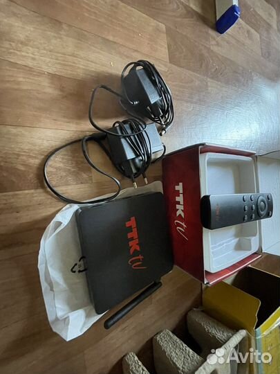 Тв приставка и роутер