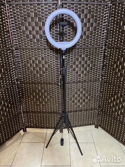 Кольцевая лампа 30 см