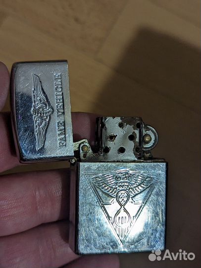 Зажигалка с надписью zippo не оригинал