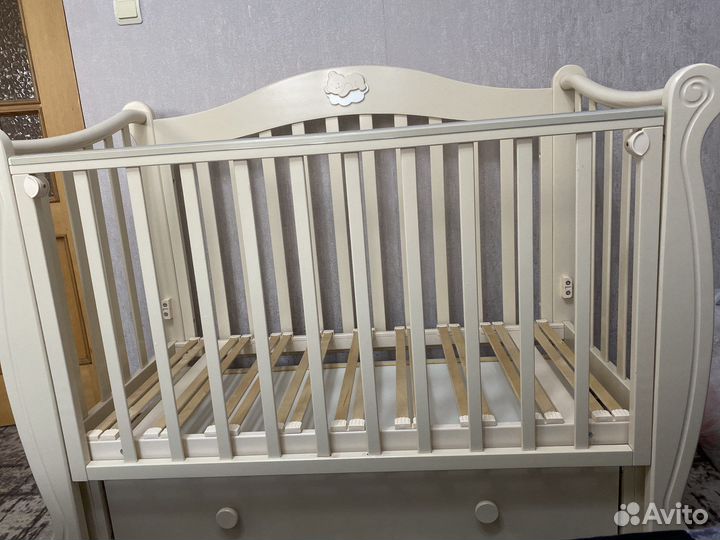 Кровать детская,Комод,постельное