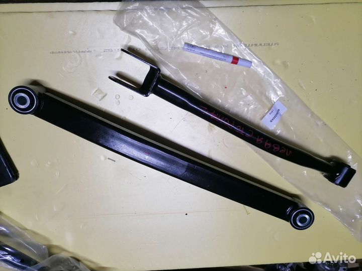 Рычаг перед левый комплект Jeep Wrangler JL