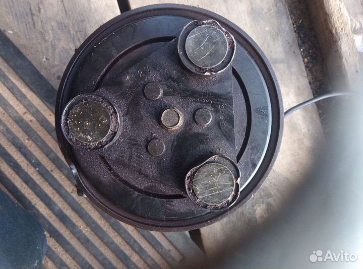 Компрессор кондиционера Мазда демио 2001 Dw3w B3 2