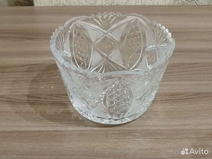 Хрустальная конфетница