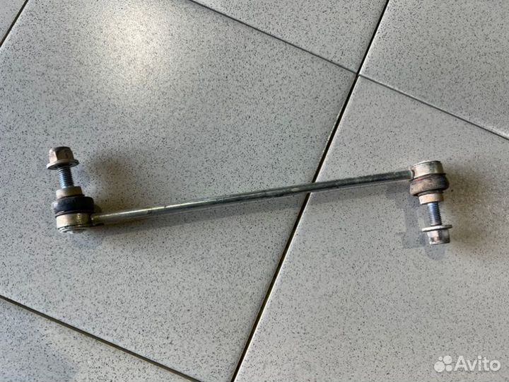 Стойка стабилизатора передняя Renault Duster