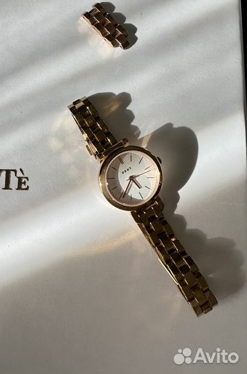Часы женские dkny