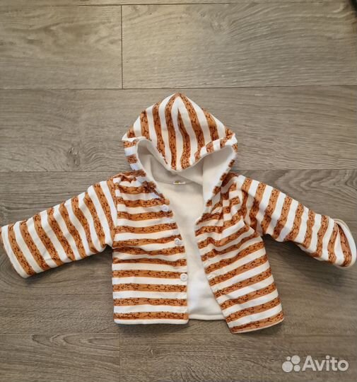 Костюм на мальчика 6-9 месяцев