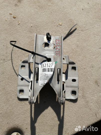 Петля капота Nissan Bluebird Sylphy G10 2002