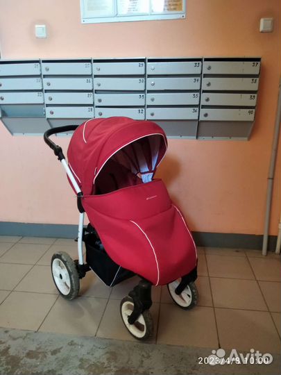 Коляска всесезонная