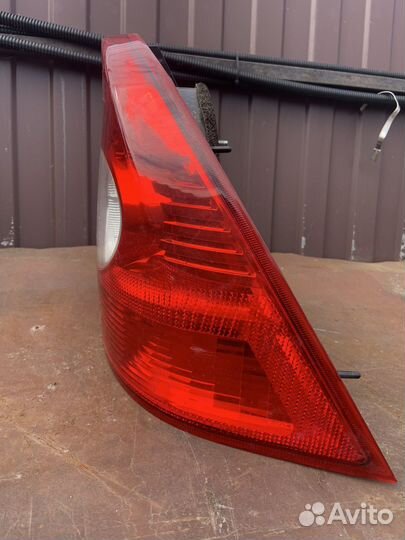 Фонарь задний правый ford focus 2 седан