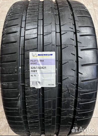 Michelin Pilot Super Sport 285/35 R21 и 325/30 R21 108Y