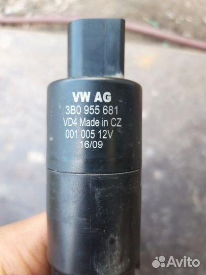 Моторчик омывателя фар Volkswagen touareg 2009г