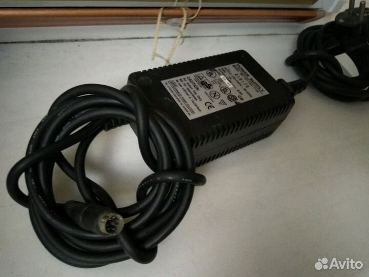 Блок питания 13,8V- 2.8A