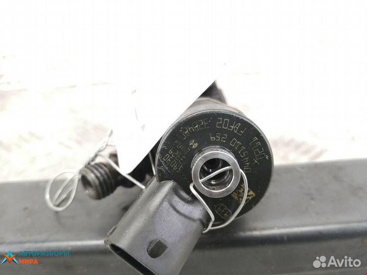 Форсунка Peugeot 206 рест. 2006 1609850580