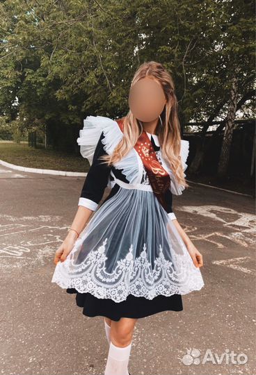 Белый школьный фартук