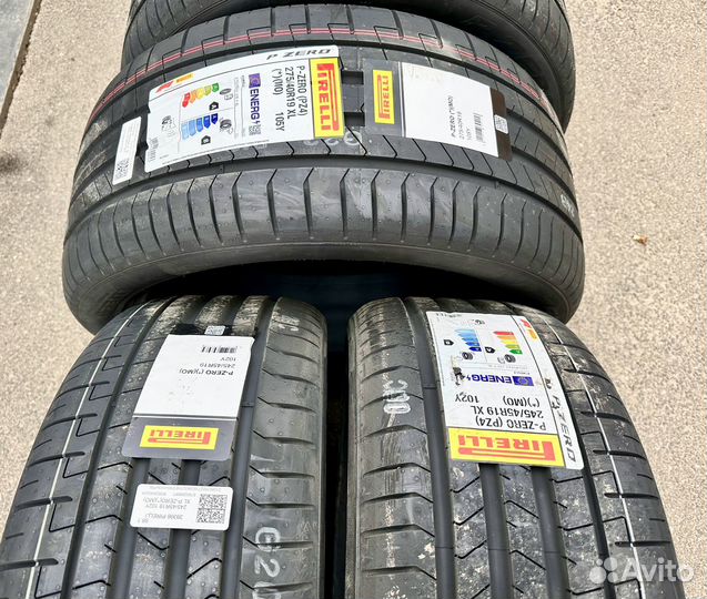 Pirelli P Zero Sports CAR 245/45 R19 и 275/40 R19 105Y