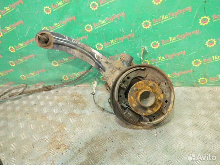 Кулак задний правый Ford Focus 2