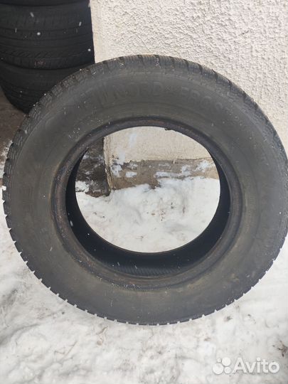 Gislaved Nord Frost 200 215/65 R16
