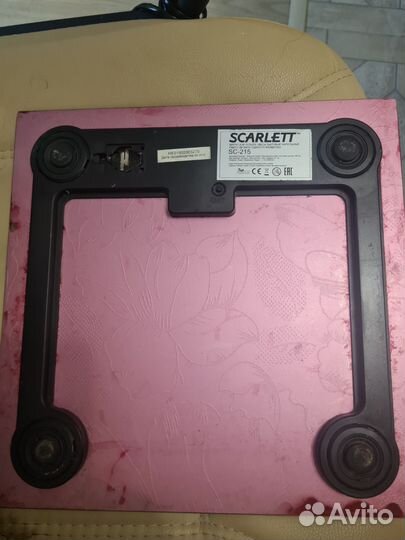 Весы напольные электронные Scarlett