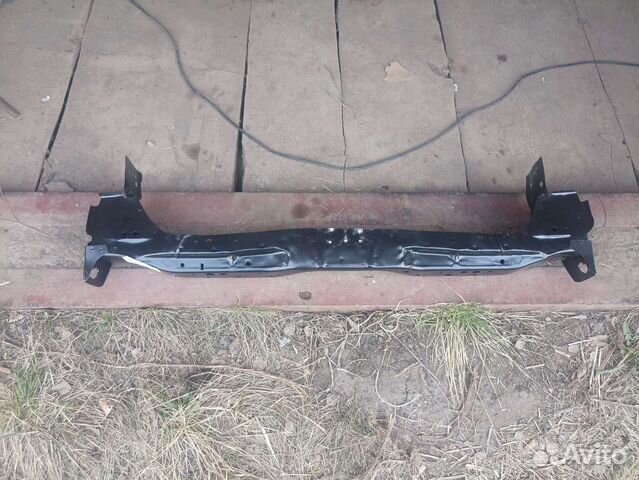 Нижняя панель(телевизор) Nissan almera classic B10