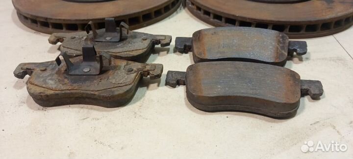 Тормозные диски + колодки переднее Volvo V70