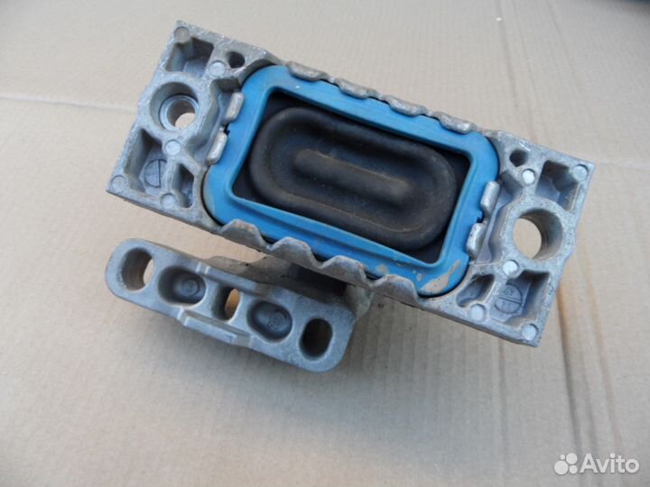 Skoda Octavia A5 1.6 bse подушка двигателя