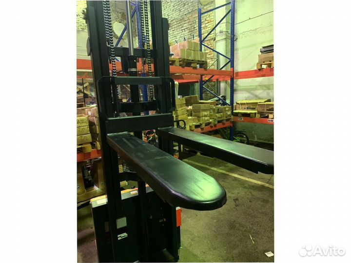 Штабелер самоходный