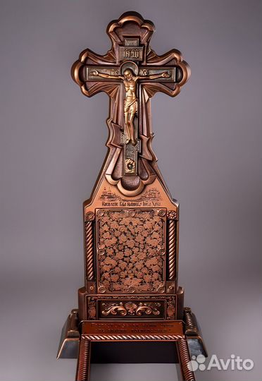 Каменный крест на могилу