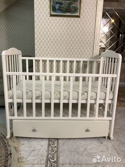 Детская кровать с маятником и ящиком+ матрас