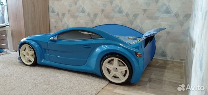 Детская кровать машина