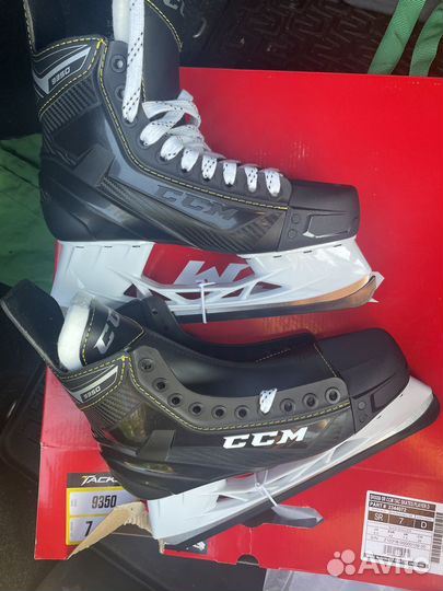 Коньки хоккейные CCM