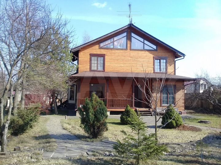 Дом 300 м² на участке 20 сот.