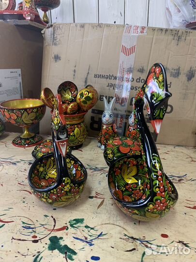 Лебедь хохломской ручная резьба из массива липы