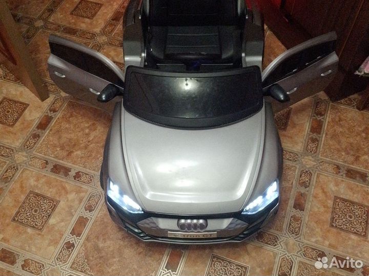 Машинка на аккумуляторе