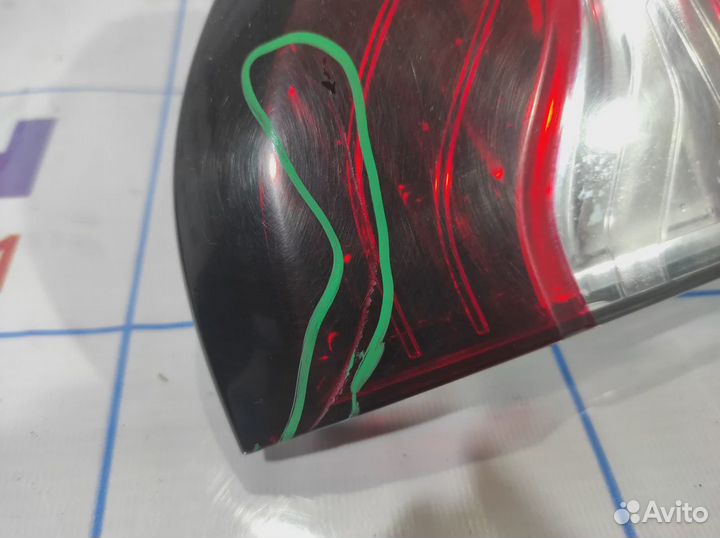 Фонарь задний внутренний правый Renault Kaptur 265508073R. Трещина