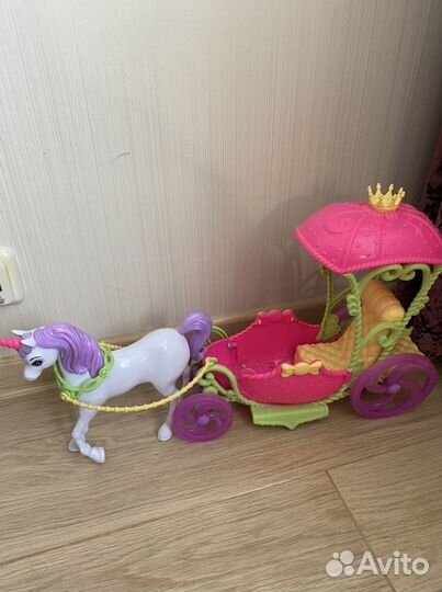 Карета с лошадью