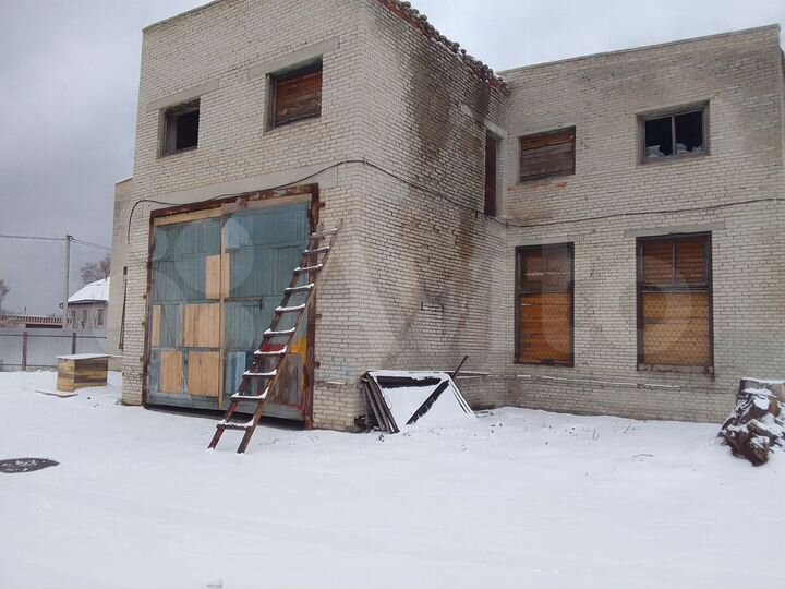 Гараж, > 30 м²
