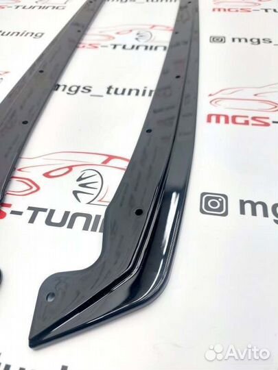 Сплиттеры в задний бампер черный глянец BMW 5 G30